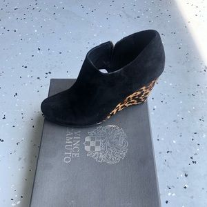 VC Dollys black and leopard suede size 7 bootie
